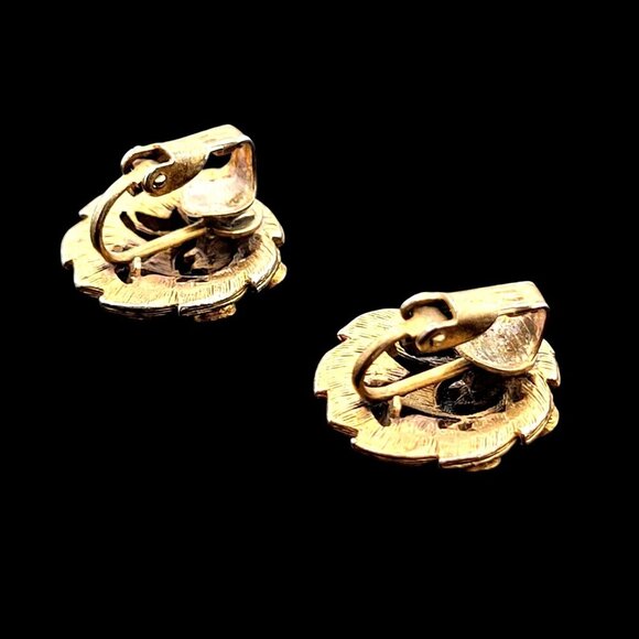 Vintage Gold-tone Clip-On Earrings Smooth & Textured Ornate Design 3/4" - Picture 2 of 5